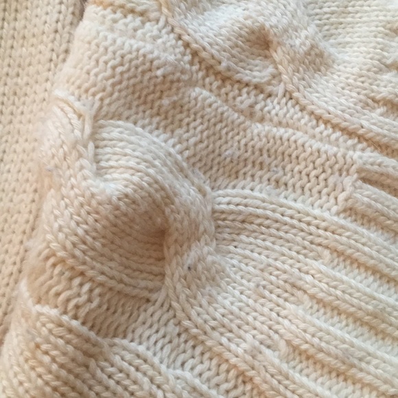 Banana Republic cream sweater - Picture 4 of 5